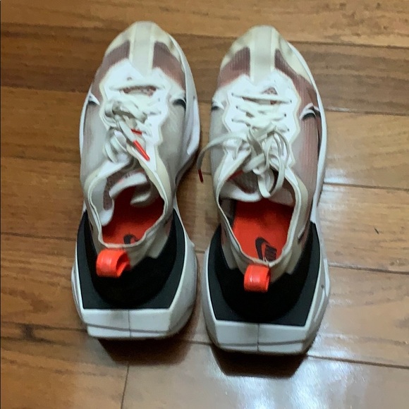 Nike Zoom Tennis Shoes - Picture 4 of 8